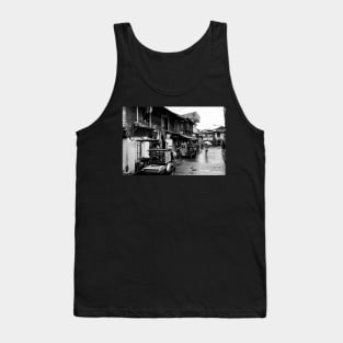 Pluie dans une rue en noir & blanc Tank Top